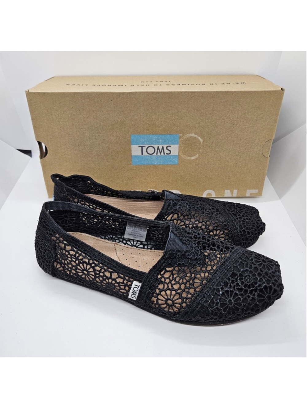 TOMS Classic Crochet Flats Womens 8 Black Morocco Slip On Shoes NWB 001096B10 - Picture 2 of 7